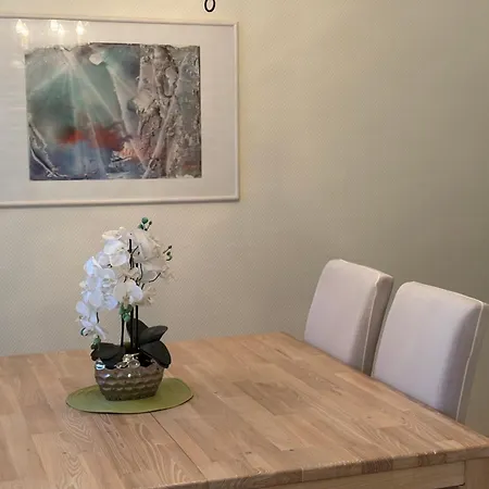 Centre Stylish One Bedroom *