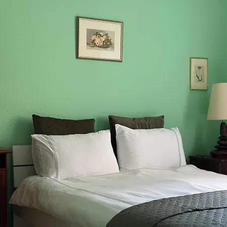 Centre Stylish One Bedroom Apartment